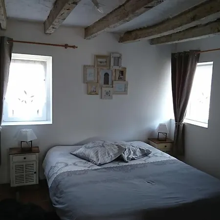 Les Du Vau Profond Bed & Breakfast