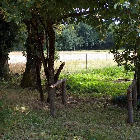 Les Du Vau Profond Bed and Breakfast 3*